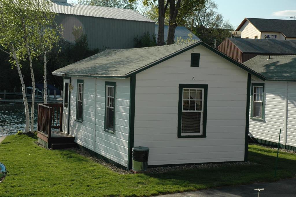 Channel Waterfront Cottages Weirs Beach Kamer foto