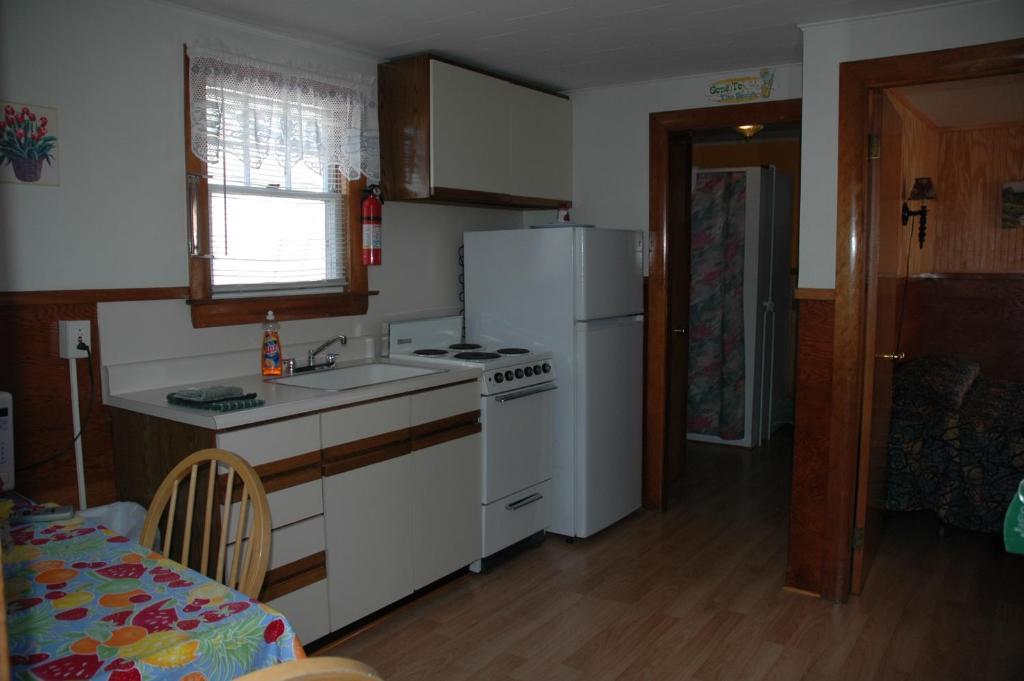 Channel Waterfront Cottages Weirs Beach Kamer foto