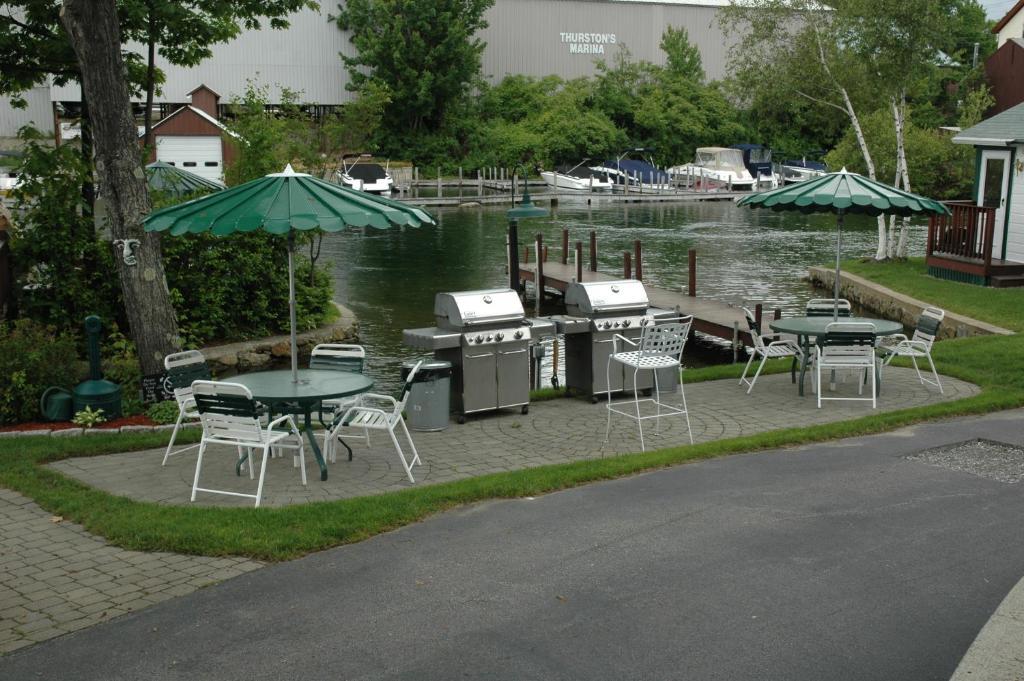 Channel Waterfront Cottages Weirs Beach Kamer foto