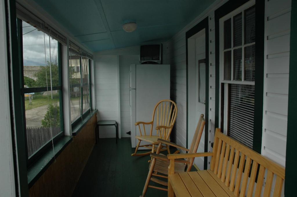 Channel Waterfront Cottages Weirs Beach Kamer foto