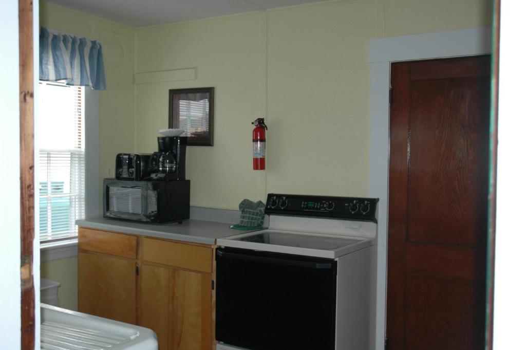 Channel Waterfront Cottages Weirs Beach Kamer foto