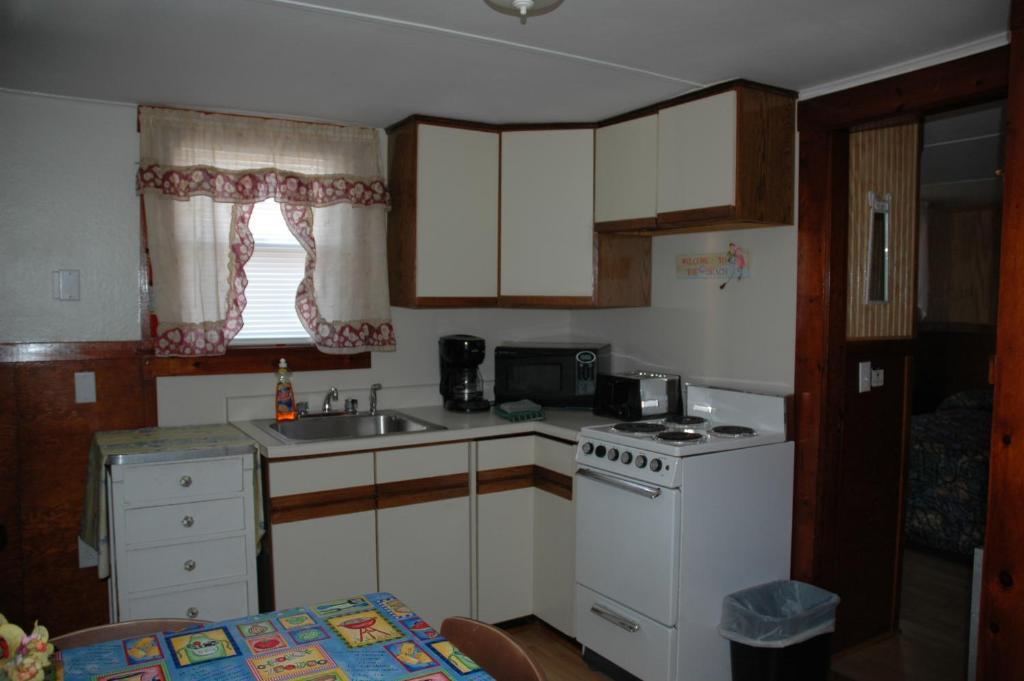 Channel Waterfront Cottages Weirs Beach Kamer foto
