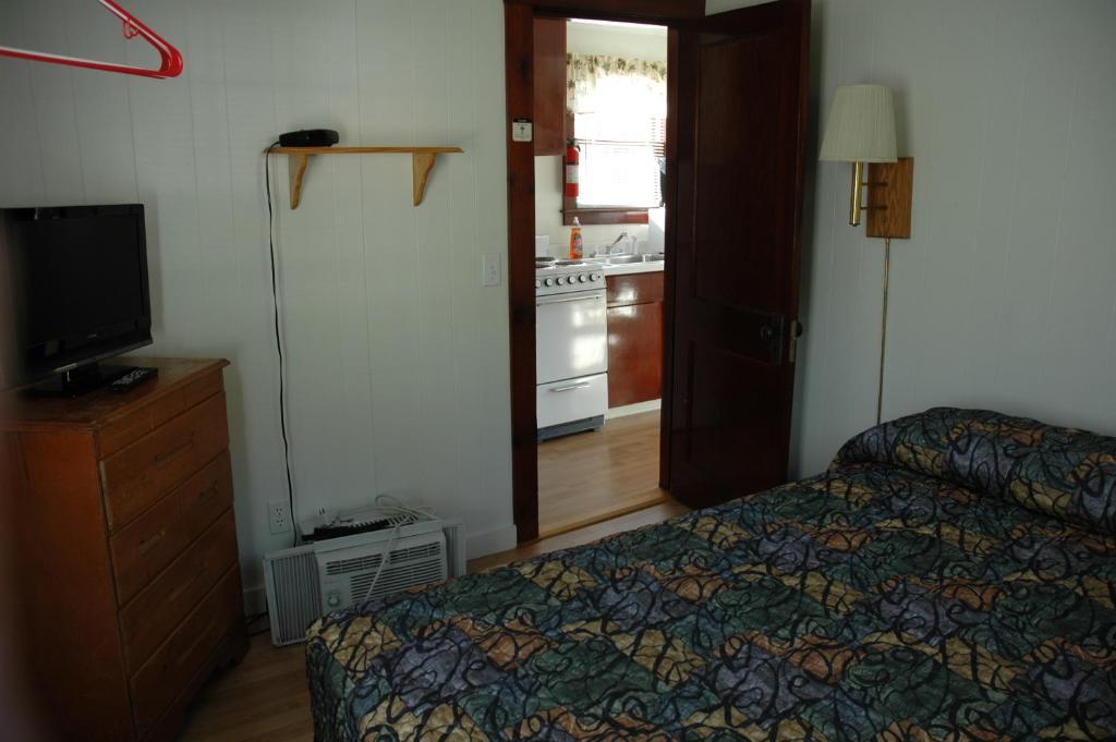 Channel Waterfront Cottages Weirs Beach Kamer foto